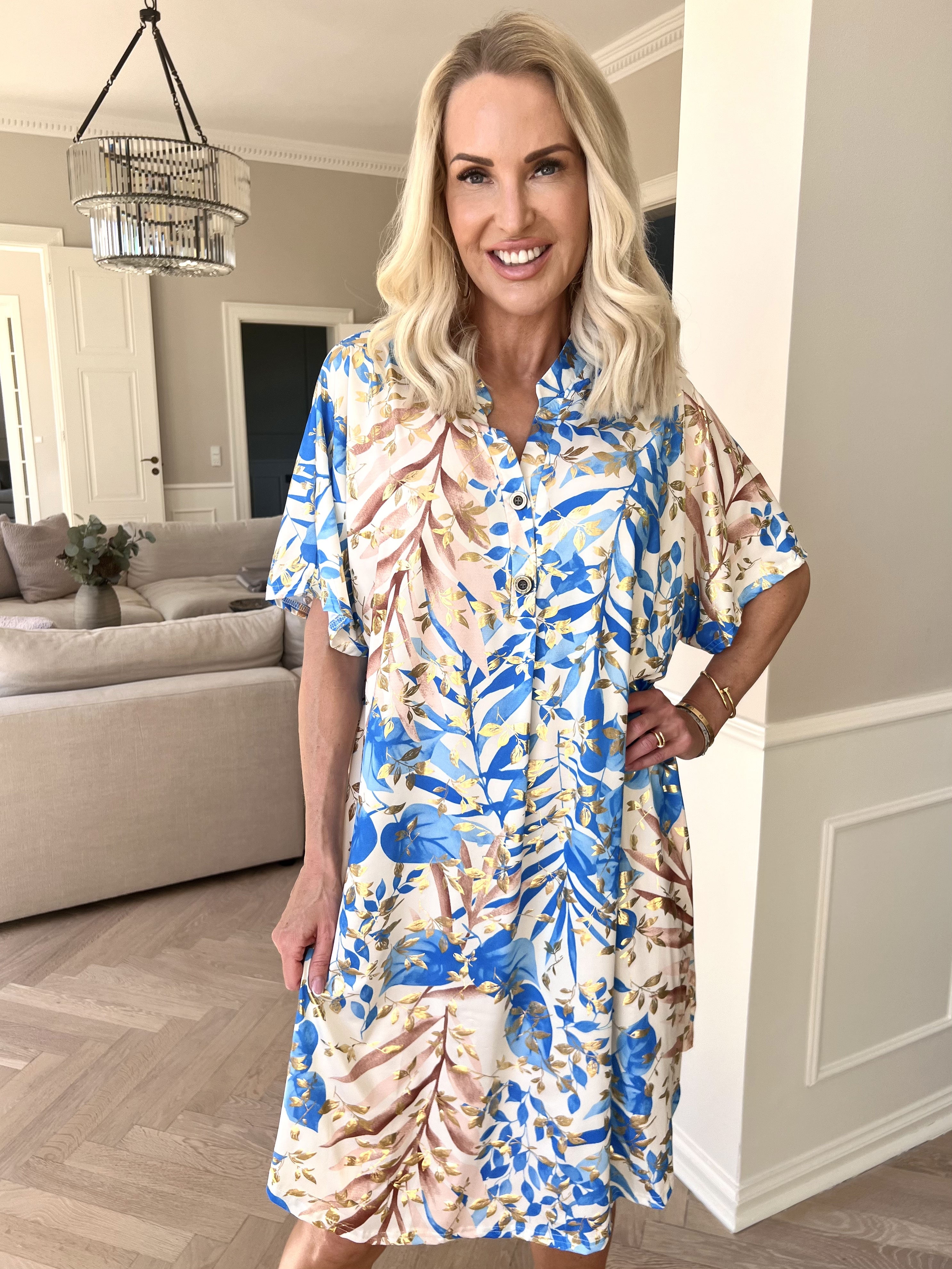 Ebba Gold Leaf Sleeveless - Skjortekjole i elastisk stof med bladprint